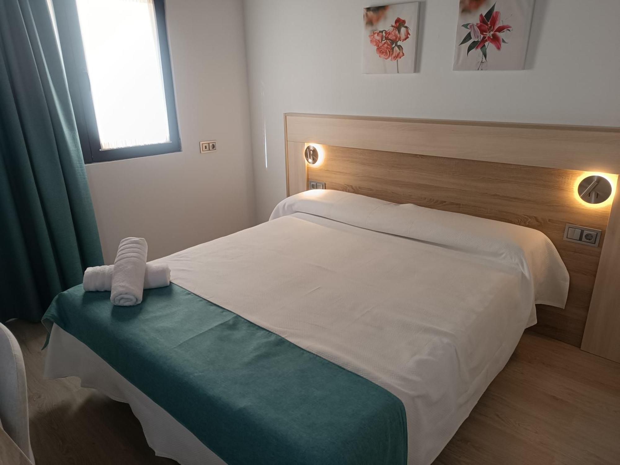 Apartamentos Turisticos Avila Puerta De La Santa 2-1 Ávila Exterior foto